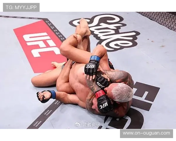 坎奥夫利首回合背后裸绞降服拉莫斯澳洲悍将展现惊人统治力 坎奥夫利首回合背后裸绞降服拉莫斯澳洲悍将展现惊人统治力